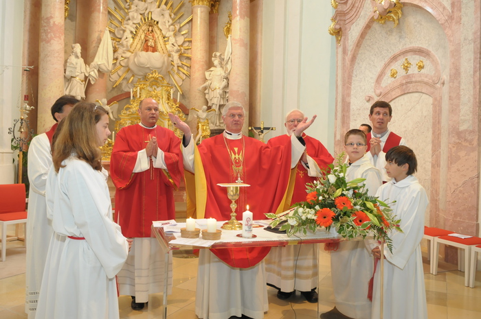 Eucharistiefeier, Priester und Diakone, P. Amadeus H