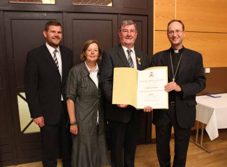 Stephanusorden in Silber für HR Dr. Gerhard Schütt